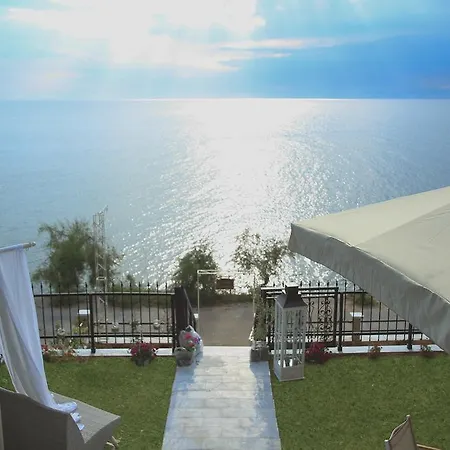 Maistrali בית הארחה Skála Marión